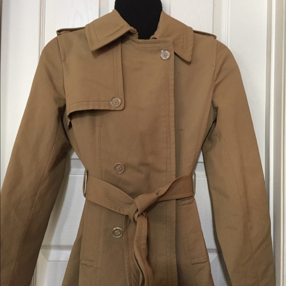 Tan trench coat - Picture 3 of 5